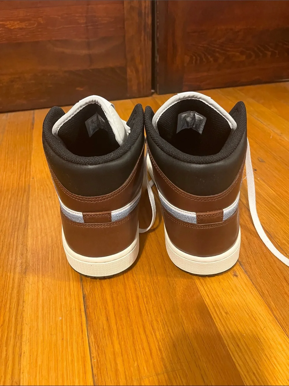 Air Jordan size 10 Air Jordan 1 Mid SE in the 